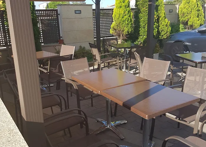 Отель Entredos 3*